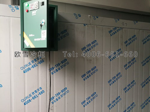 小型冷藏庫(kù)安裝.jpg 小型冷藏庫(kù)安裝.jpg