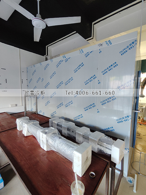 冷庫(kù)安裝.jpg 冷庫(kù)安裝.jpg